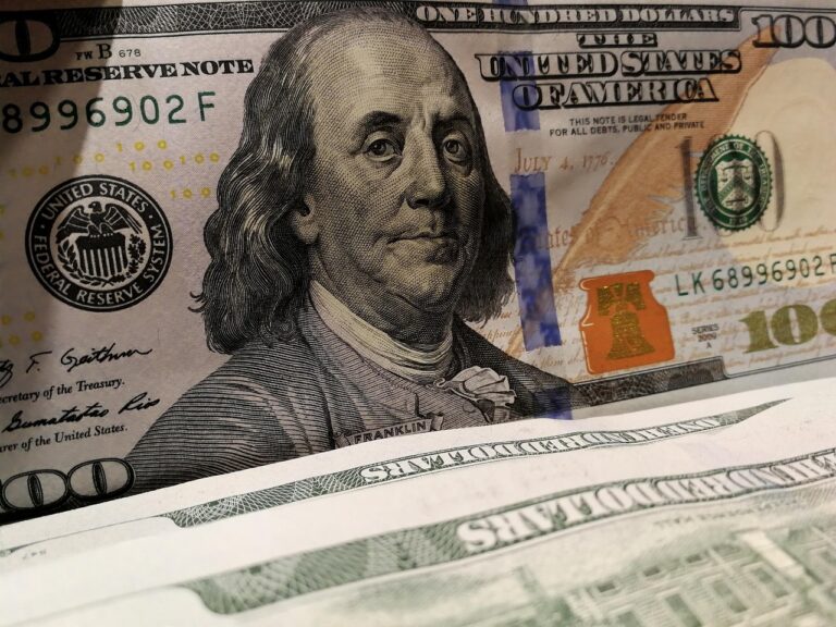 Immagine che illustra i controlli a sorpresa sulla Legge 104 e i benefici per le persone con disabilità.