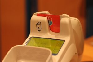 Carta d'Identità Elettronica (CIE) utilizzata come alternativa allo SPID per l'accesso ai servizi online.